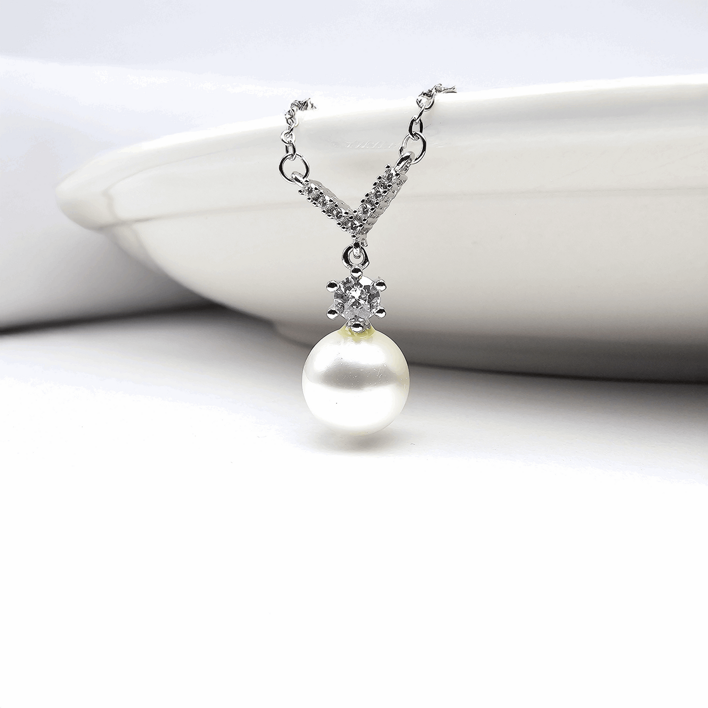 The Elegant Pearl & Diamond Pendant - Aagrah Jewels™