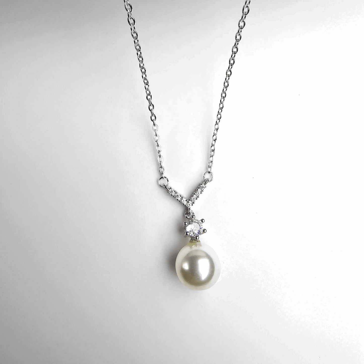 The Elegant Pearl & Diamond Pendant - Aagrah Jewels™