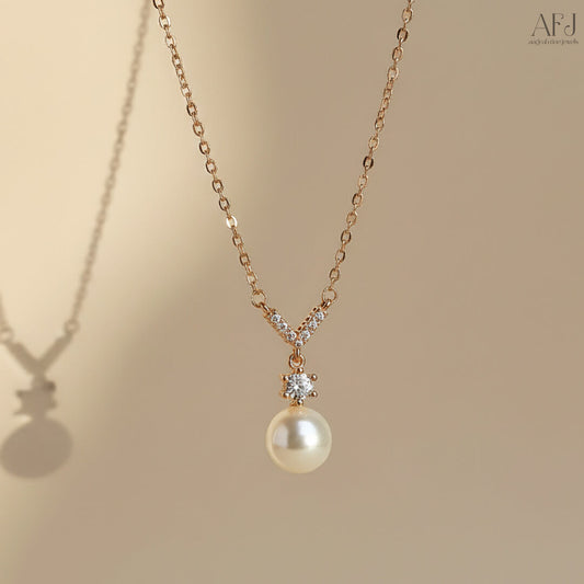 The Rose Gold Pearl & Diamond Pendant Necklace