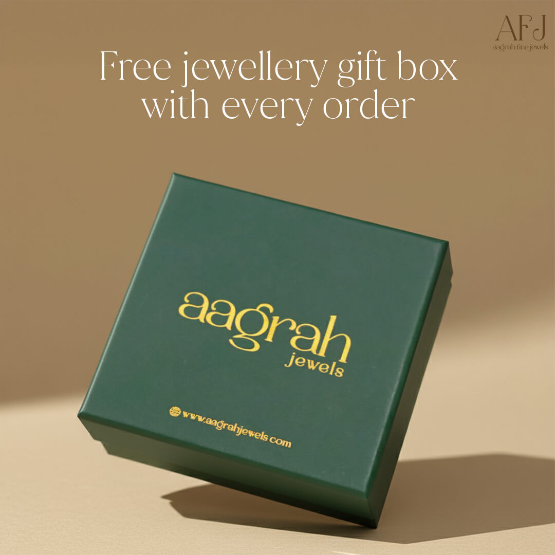 The Elegant Black Clover Jewellery Set