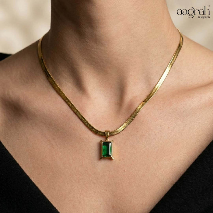 The Emerald Radiance Geometric Pendant Necklace