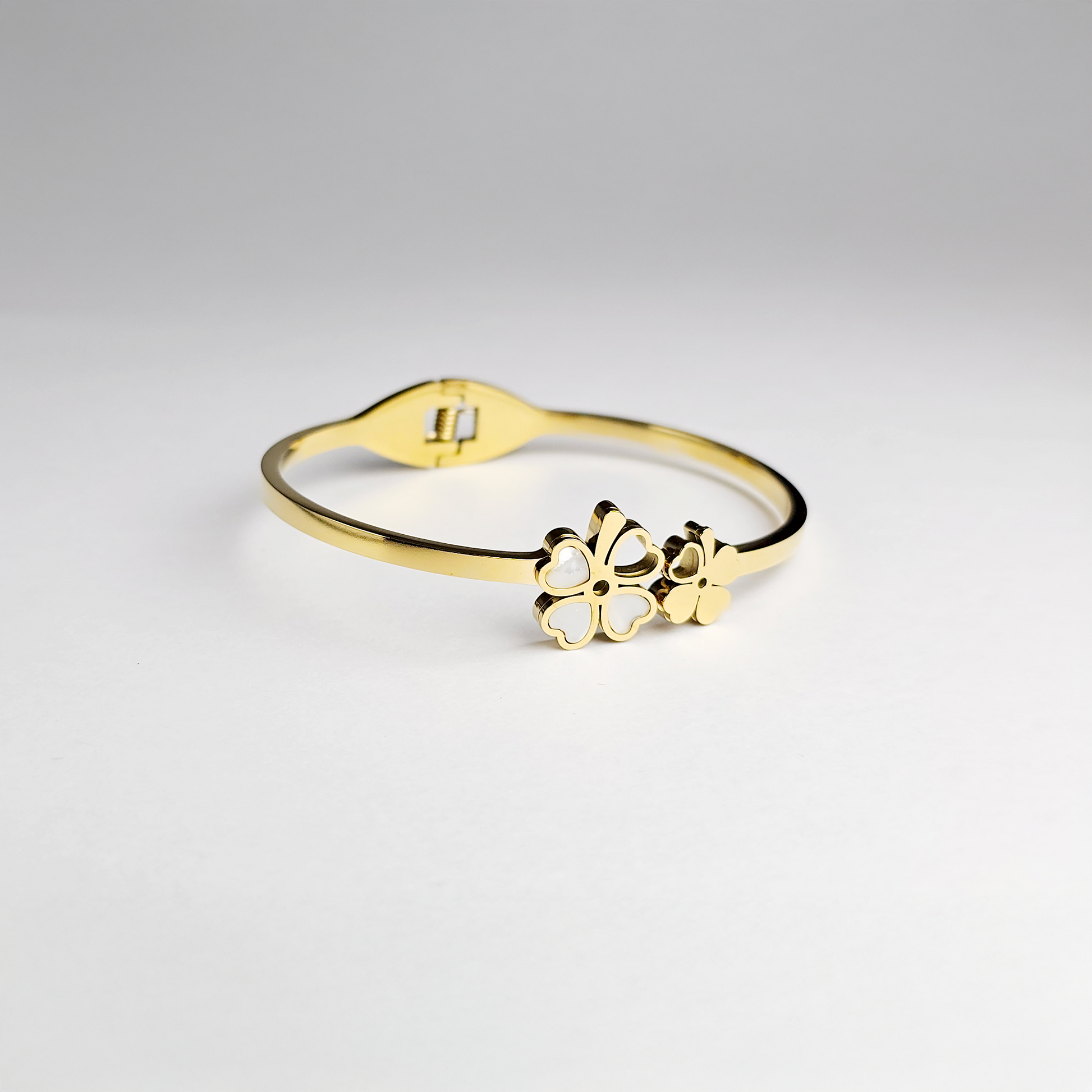 The Dual Floral Clover Bracelet - Aagrah Jewels™