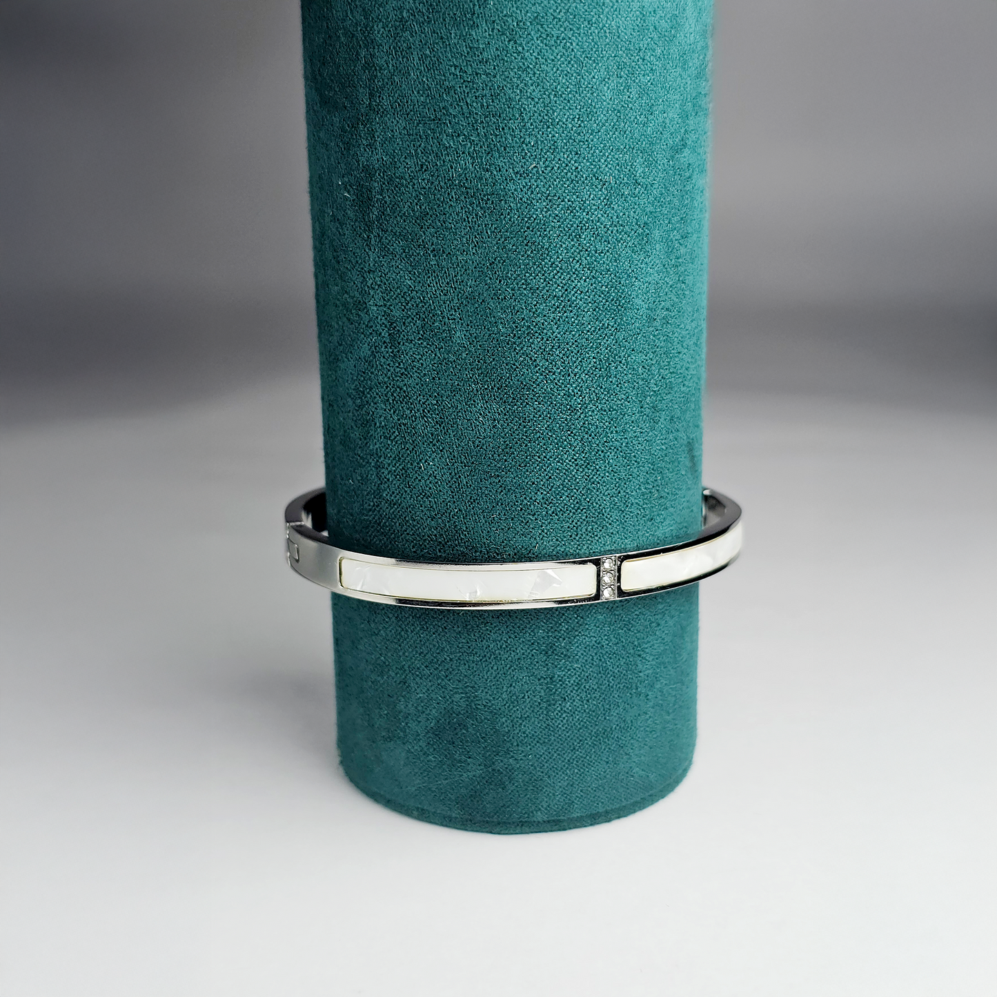 The Mother of Pearl Elegance Bracelet - Aagrah Jewels™