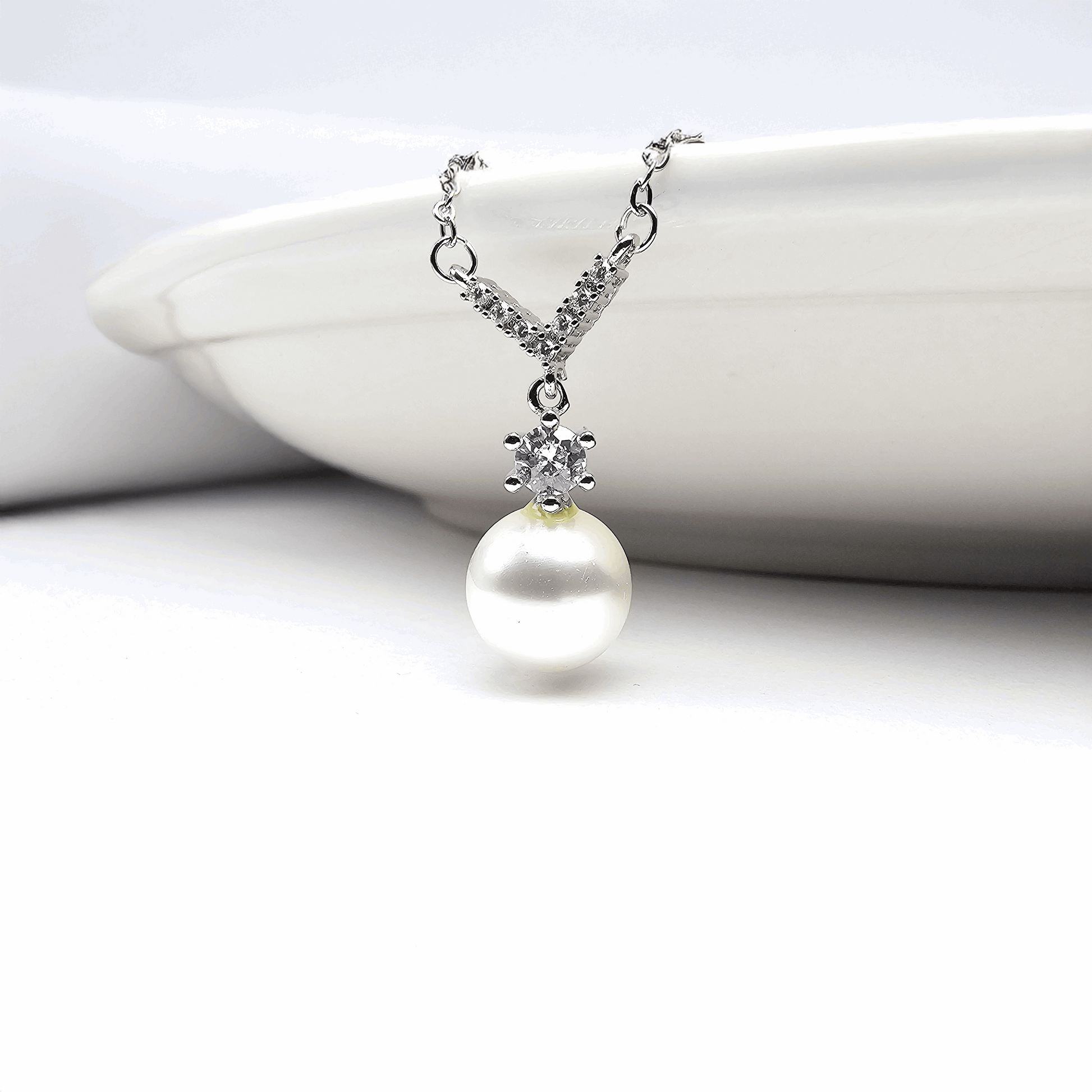 The Elegant Pearl & Diamond Pendant - Aagrah Jewels™