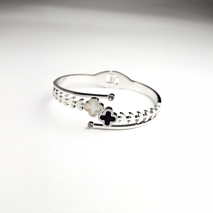 The Timeless Sparkle Jewellery Set - Aagrah Jewels™