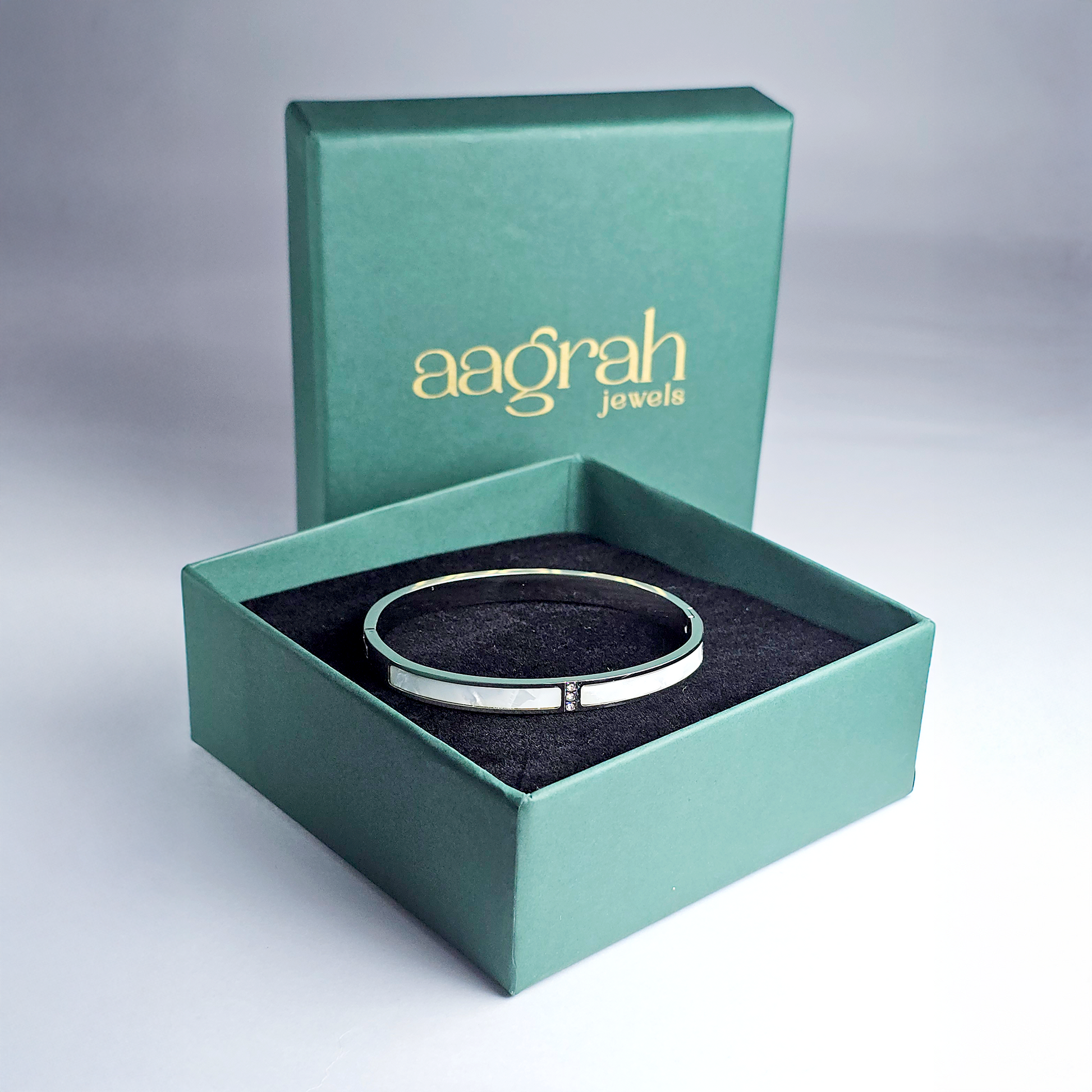 The Mother of Pearl Elegance Bracelet - Aagrah Jewels™