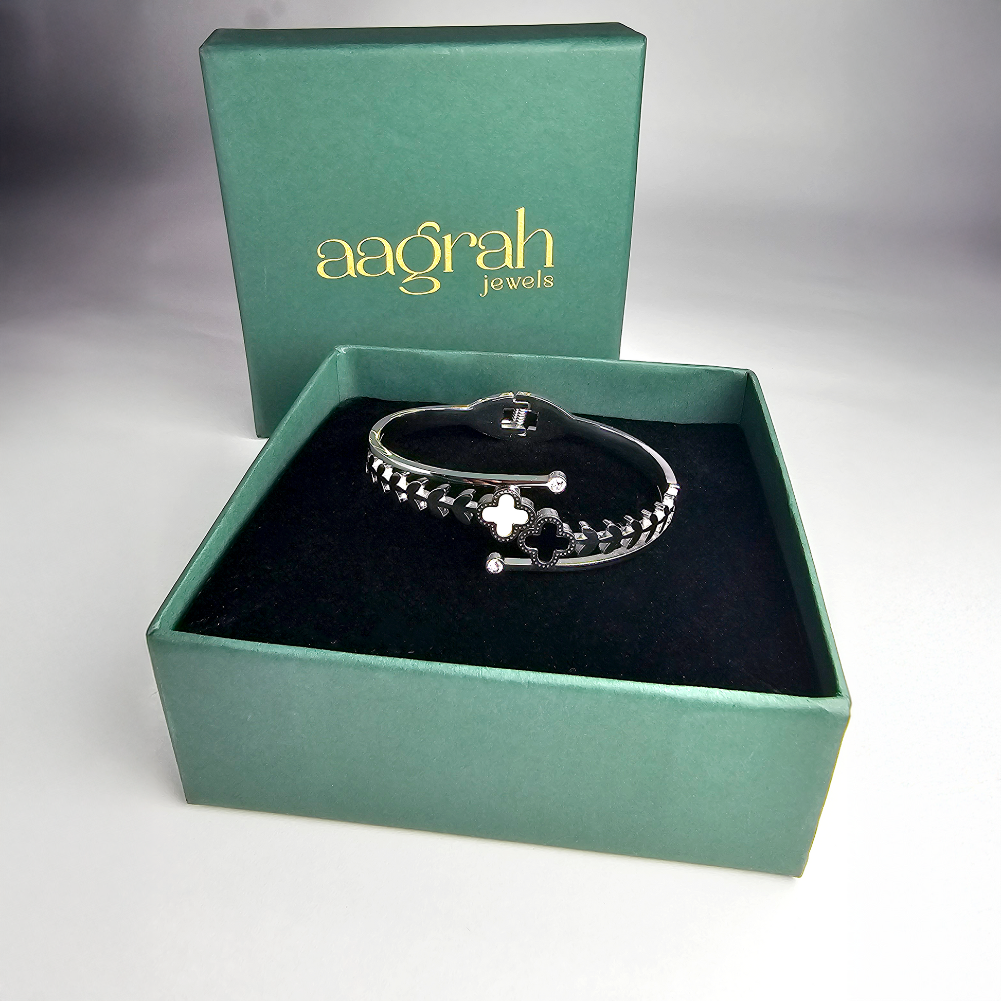 The Clover Luxe Bracelet - Aagrah Jewels™