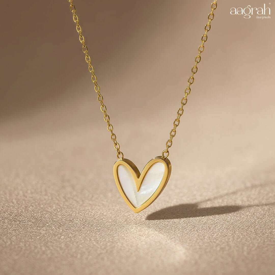 Amora Outline Heart Pendant Necklace