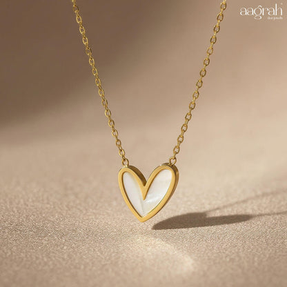 Amora Outline Heart Pendant Necklace