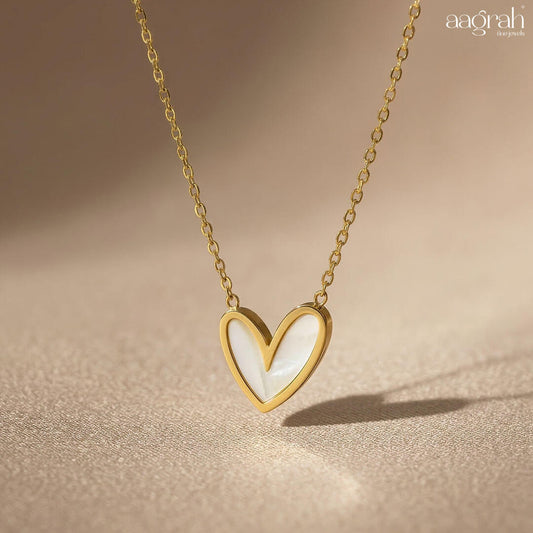 Amora Outline Heart Pendant Necklace