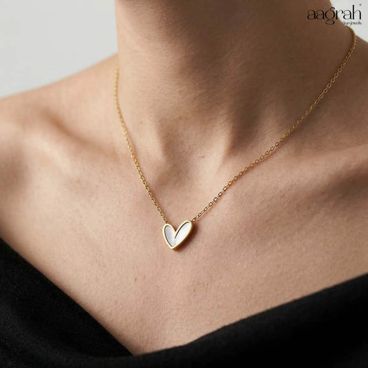 Amora Outline Heart Pendant Necklace