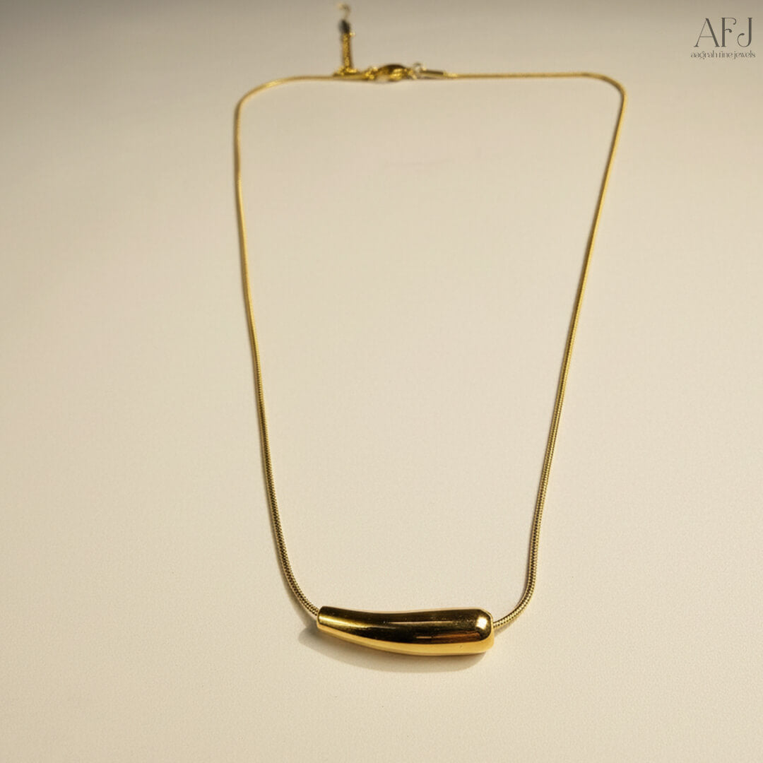 The Luxe Minimalist Teardrop Necklace