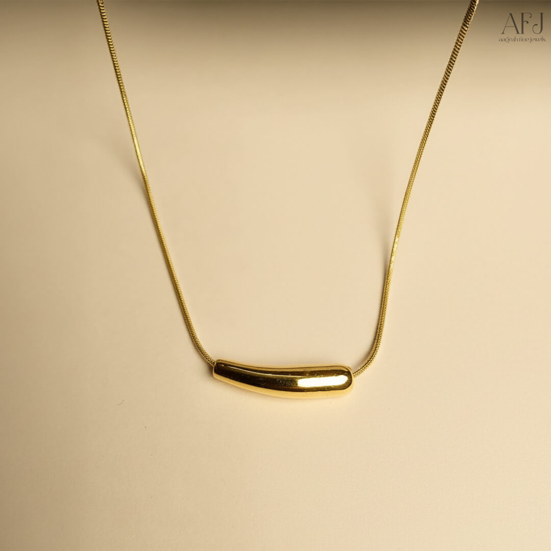 The Luxe Minimalist Teardrop Necklace
