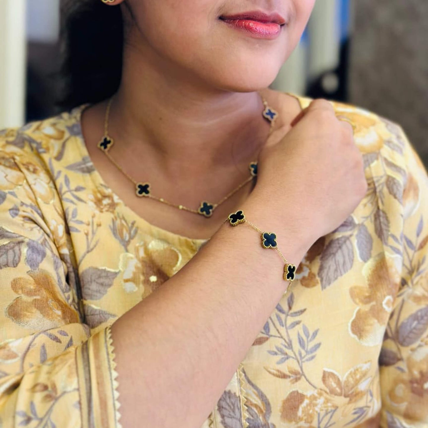 The Elegant Black Clover Jewellery Set