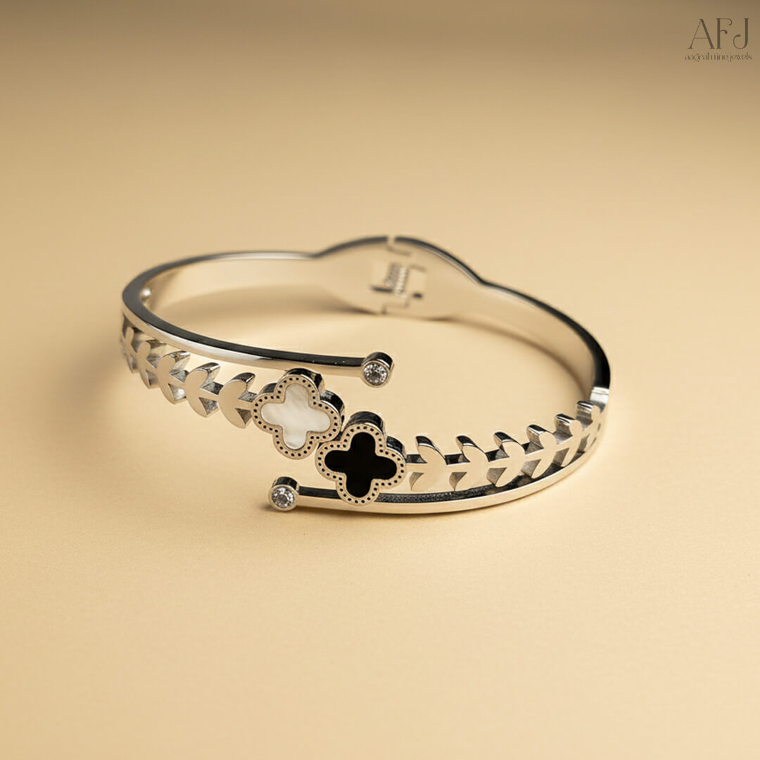 The Clover Luxe Bracelet