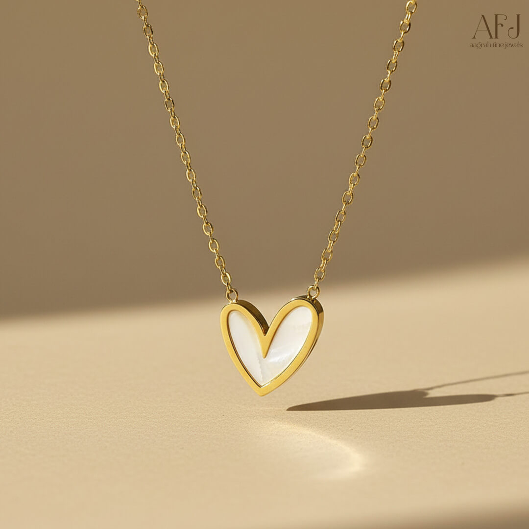 Amora Outline Heart Pendant Necklace
