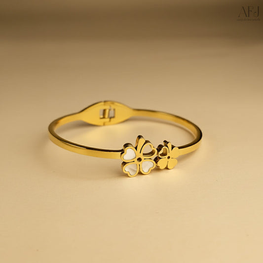 The Dual Floral Clover Bracelet