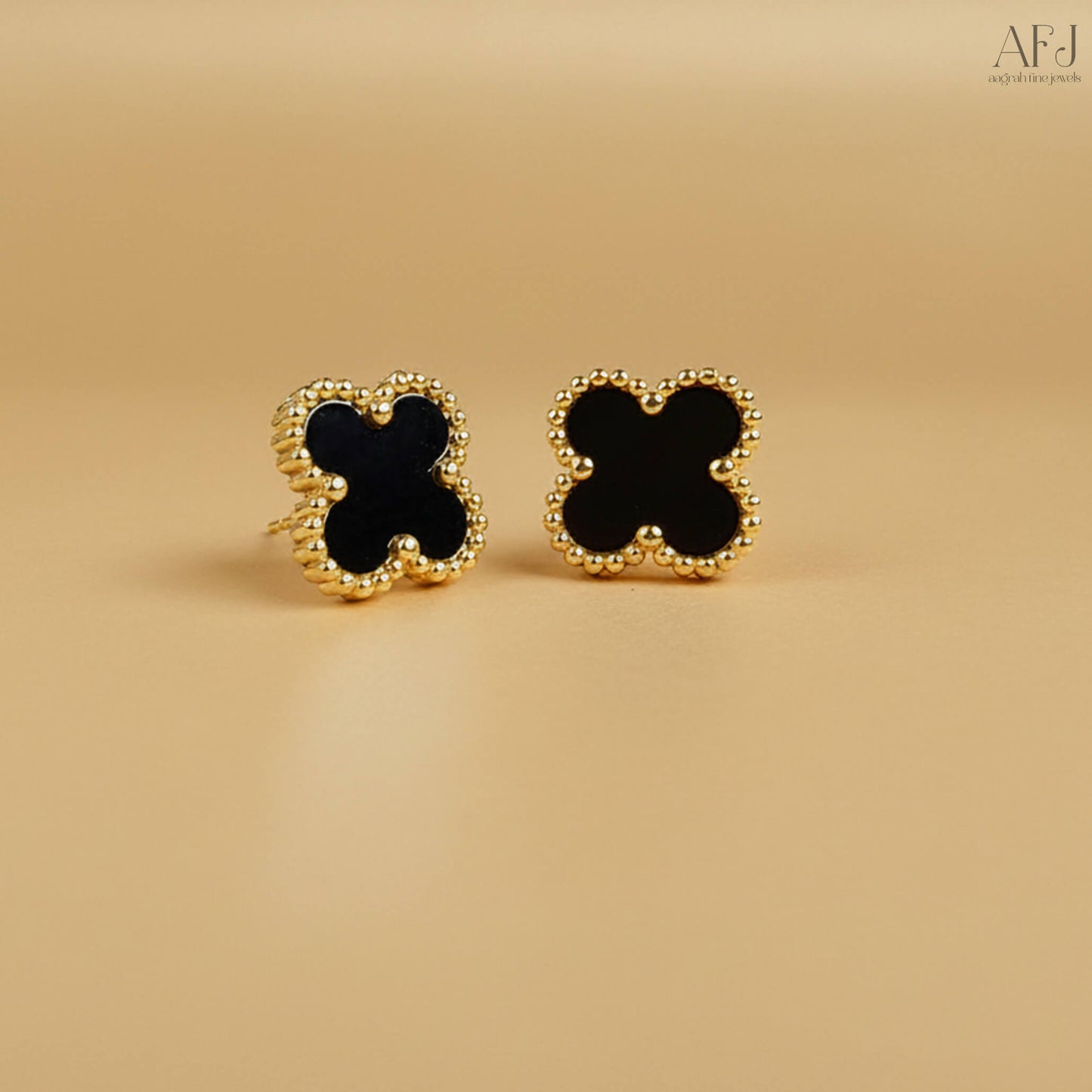 The Elegant Black Clover Jewellery Set