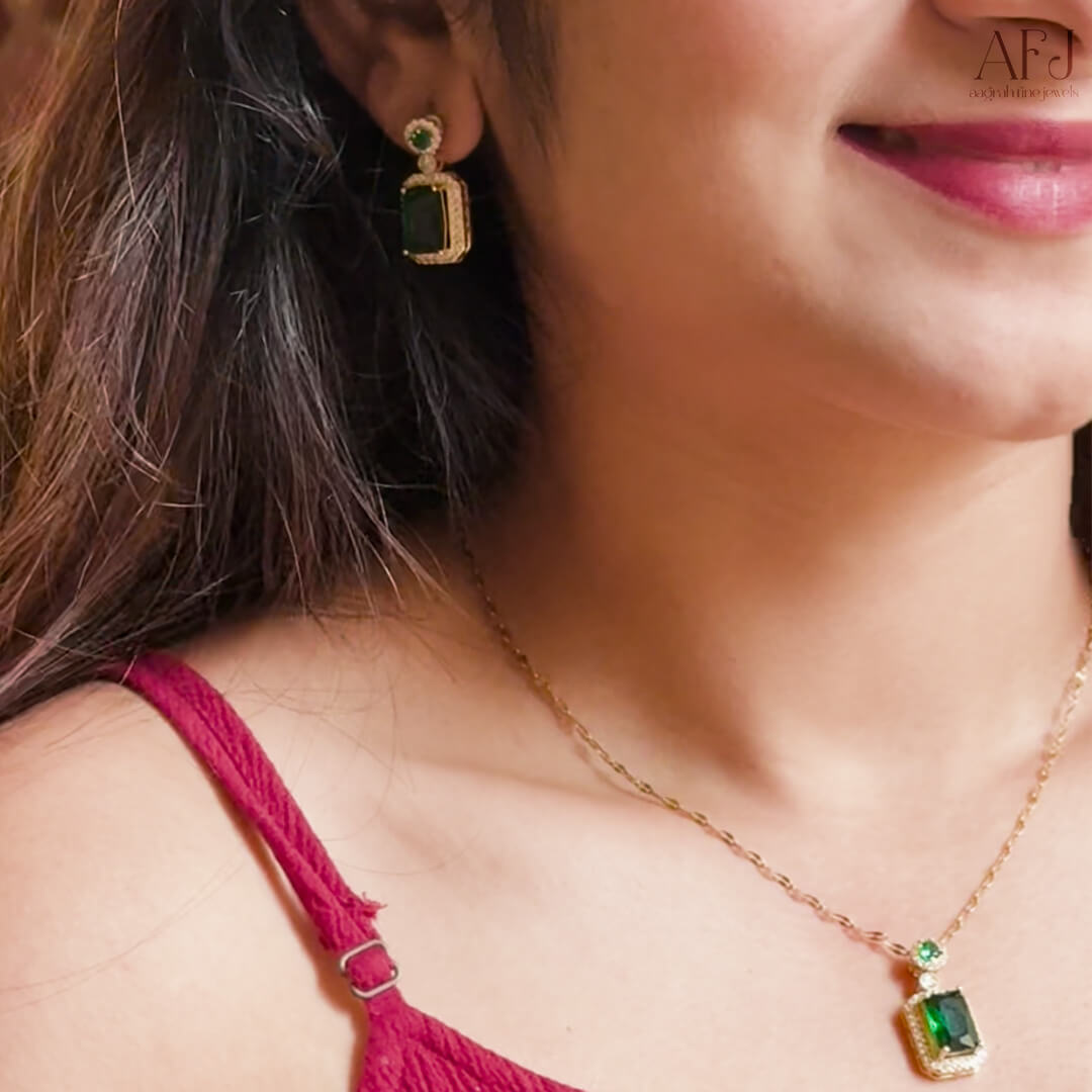 Gold-Plated Elegant Emerald Geometric Pendant Set