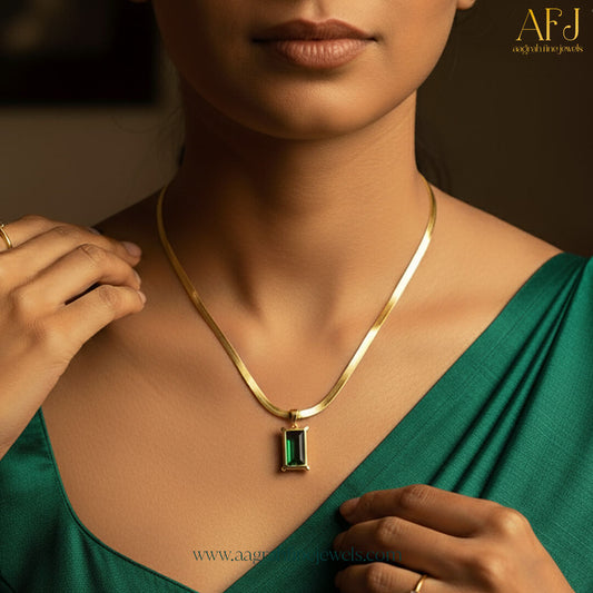 The Emerald Radiance Geometric Pendant Necklace